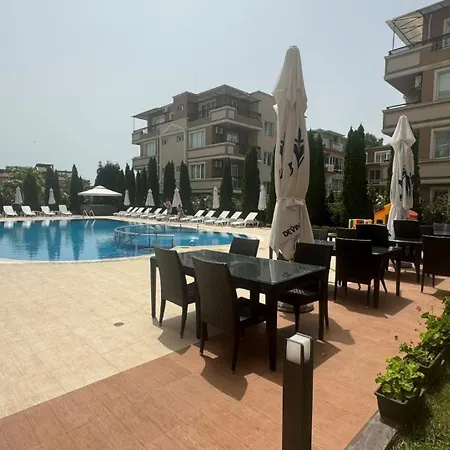 Bratanov Iris Studio * Sunny Beach