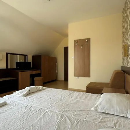 Bratanov Iris Studio Sunny Beach
